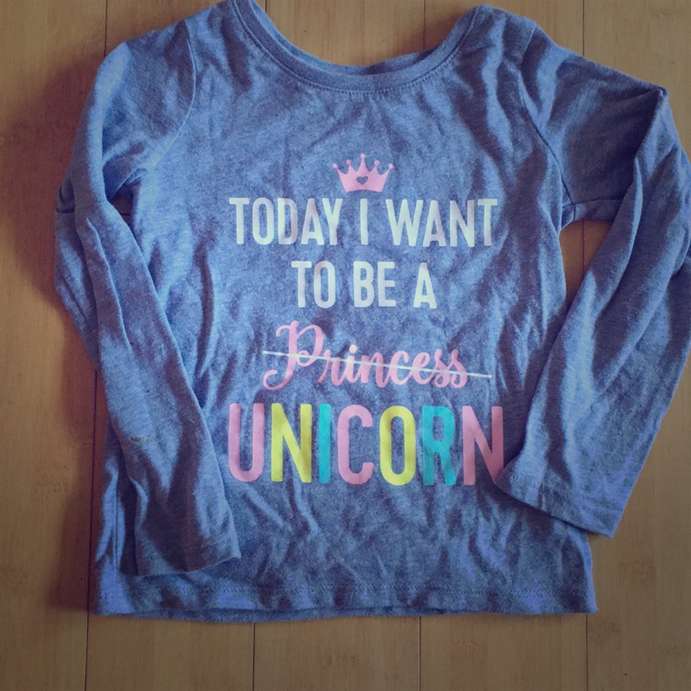 Gray long sleeve shirt